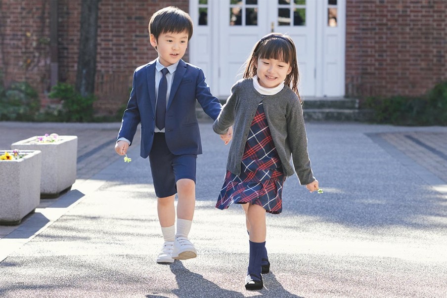 H&Mキッズから、卒園式や入学式を迎える子供たちに向けた、 最新